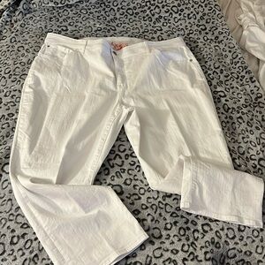 Evri Capri - 24 white Jeans new without tags